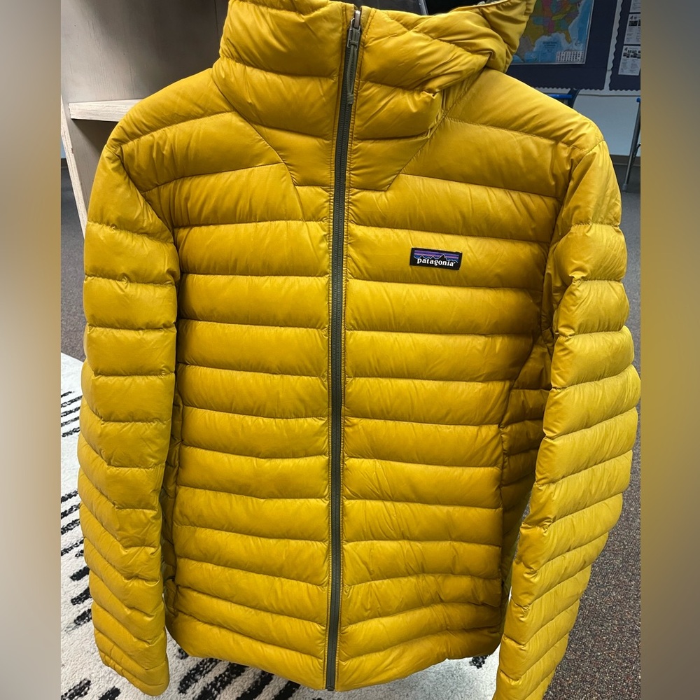 Patagonia Down Sweater Men’s Large - Hooded Yellow Puffer Jacket - Like New